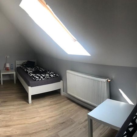 Klimatyzowane Apartamenty I Pokoje Przy Targach Kielce Exteriér fotografie