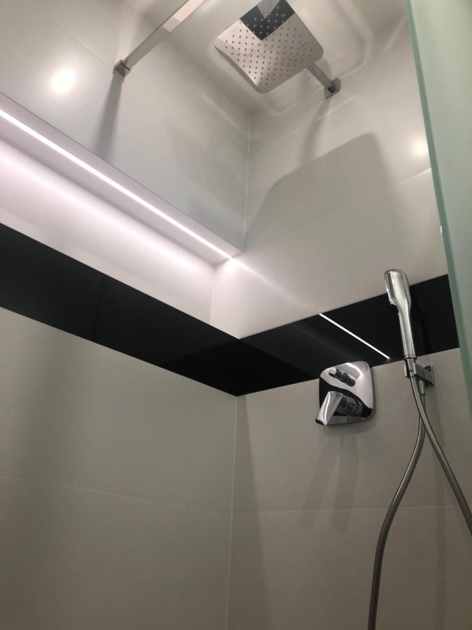 Klimatyzowane Apartamenty I Pokoje Przy Targach Kielce Exteriér fotografie