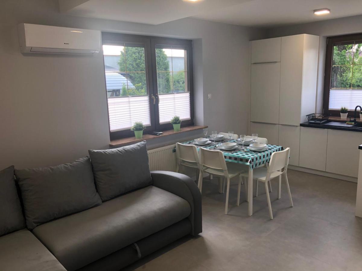 Klimatyzowane Apartamenty I Pokoje Przy Targach Kielce Exteriér fotografie