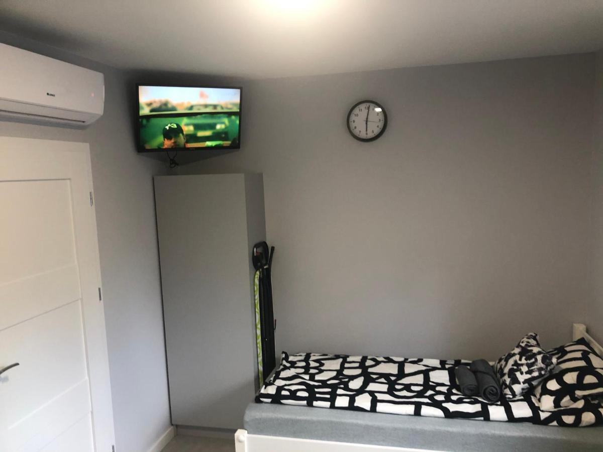 Klimatyzowane Apartamenty I Pokoje Przy Targach Kielce Exteriér fotografie