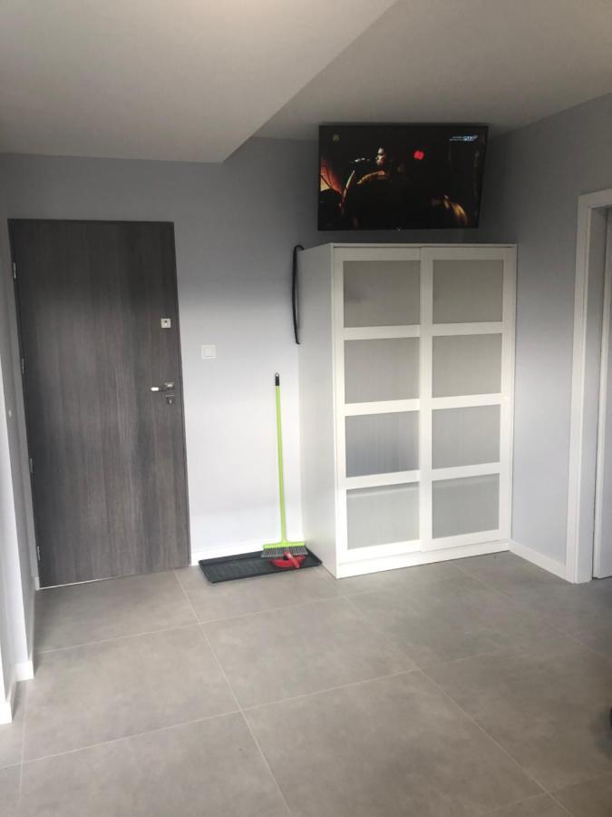 Klimatyzowane Apartamenty I Pokoje Przy Targach Kielce Exteriér fotografie
