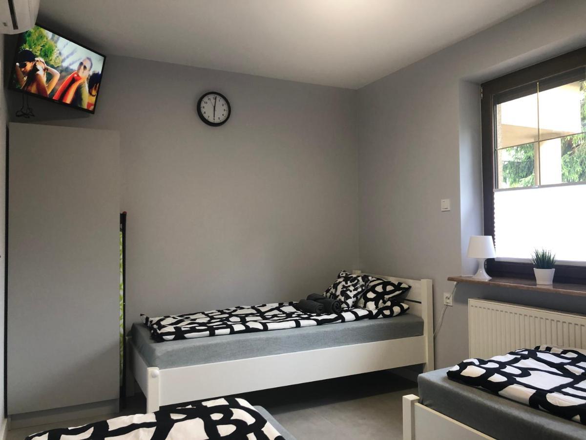 Klimatyzowane Apartamenty I Pokoje Przy Targach Kielce Exteriér fotografie