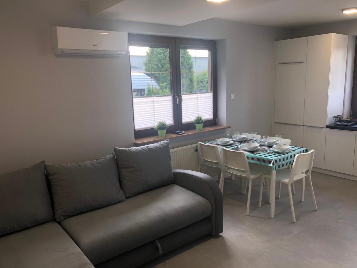 Klimatyzowane Apartamenty I Pokoje Przy Targach Kielce Exteriér fotografie