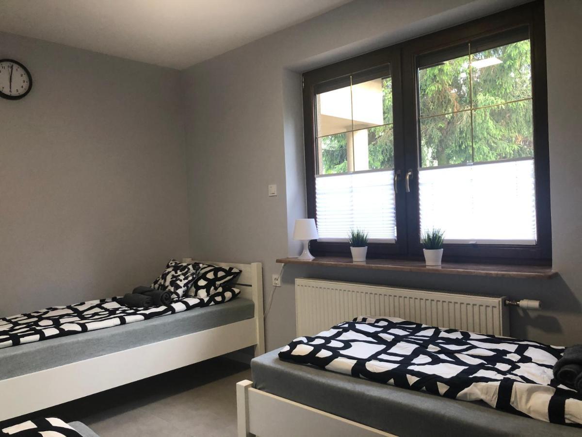 Klimatyzowane Apartamenty I Pokoje Przy Targach Kielce Exteriér fotografie