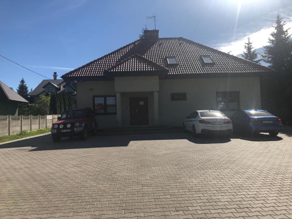 Klimatyzowane Apartamenty I Pokoje Przy Targach Kielce Exteriér fotografie