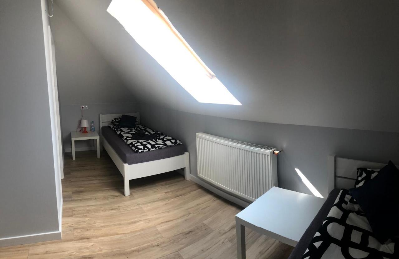 Klimatyzowane Apartamenty I Pokoje Przy Targach Kielce Exteriér fotografie
