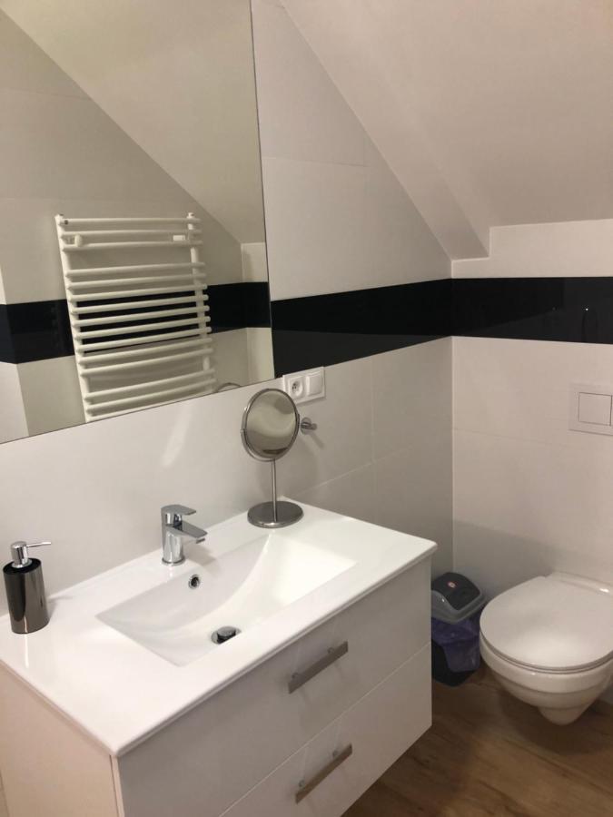 Klimatyzowane Apartamenty I Pokoje Przy Targach Kielce Exteriér fotografie