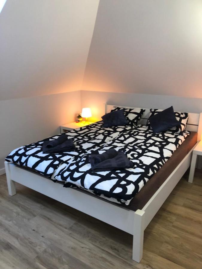 Klimatyzowane Apartamenty I Pokoje Przy Targach Kielce Exteriér fotografie