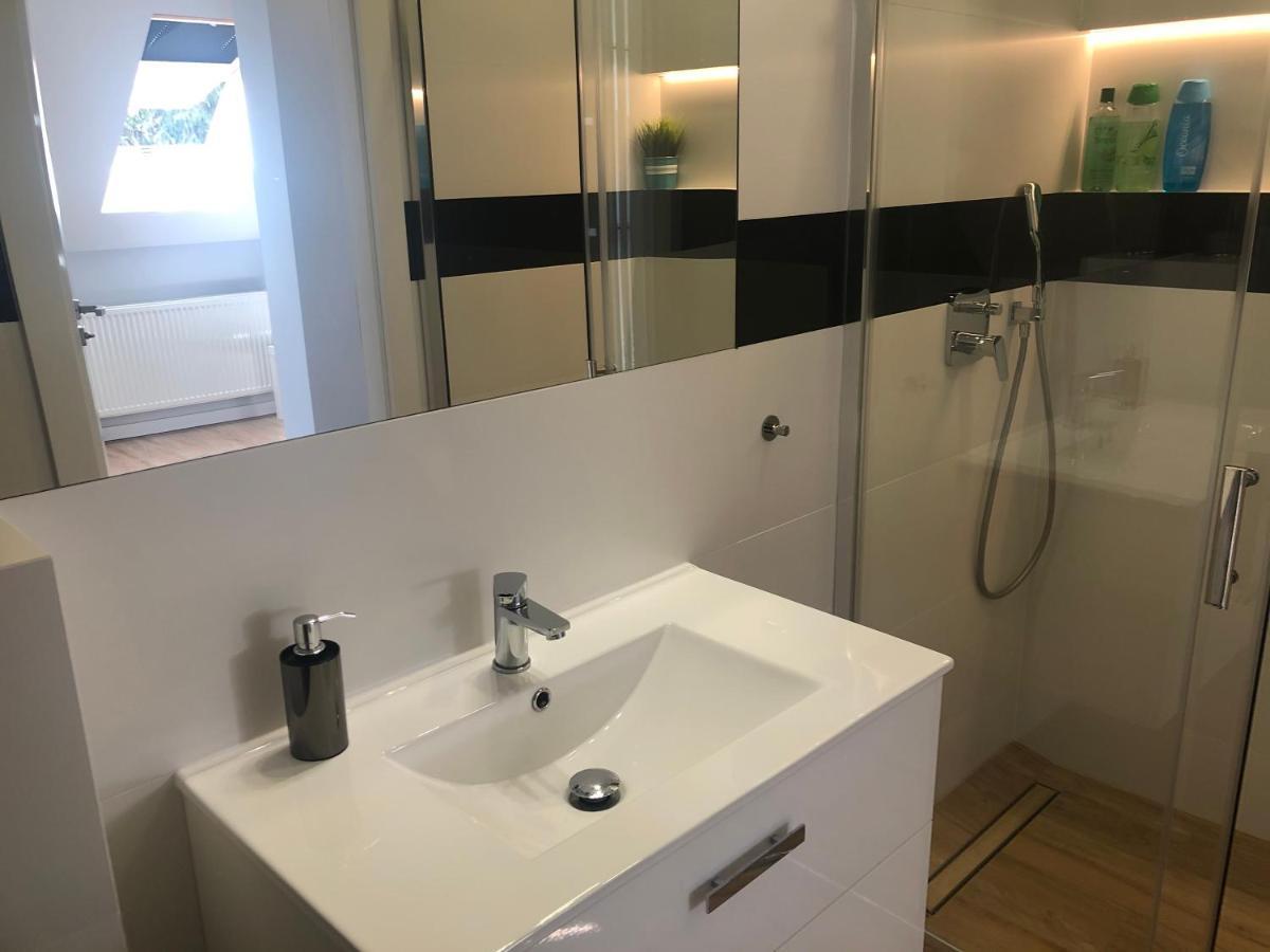 Klimatyzowane Apartamenty I Pokoje Przy Targach Kielce Exteriér fotografie