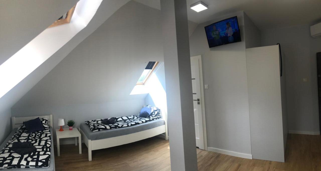 Klimatyzowane Apartamenty I Pokoje Przy Targach Kielce Exteriér fotografie
