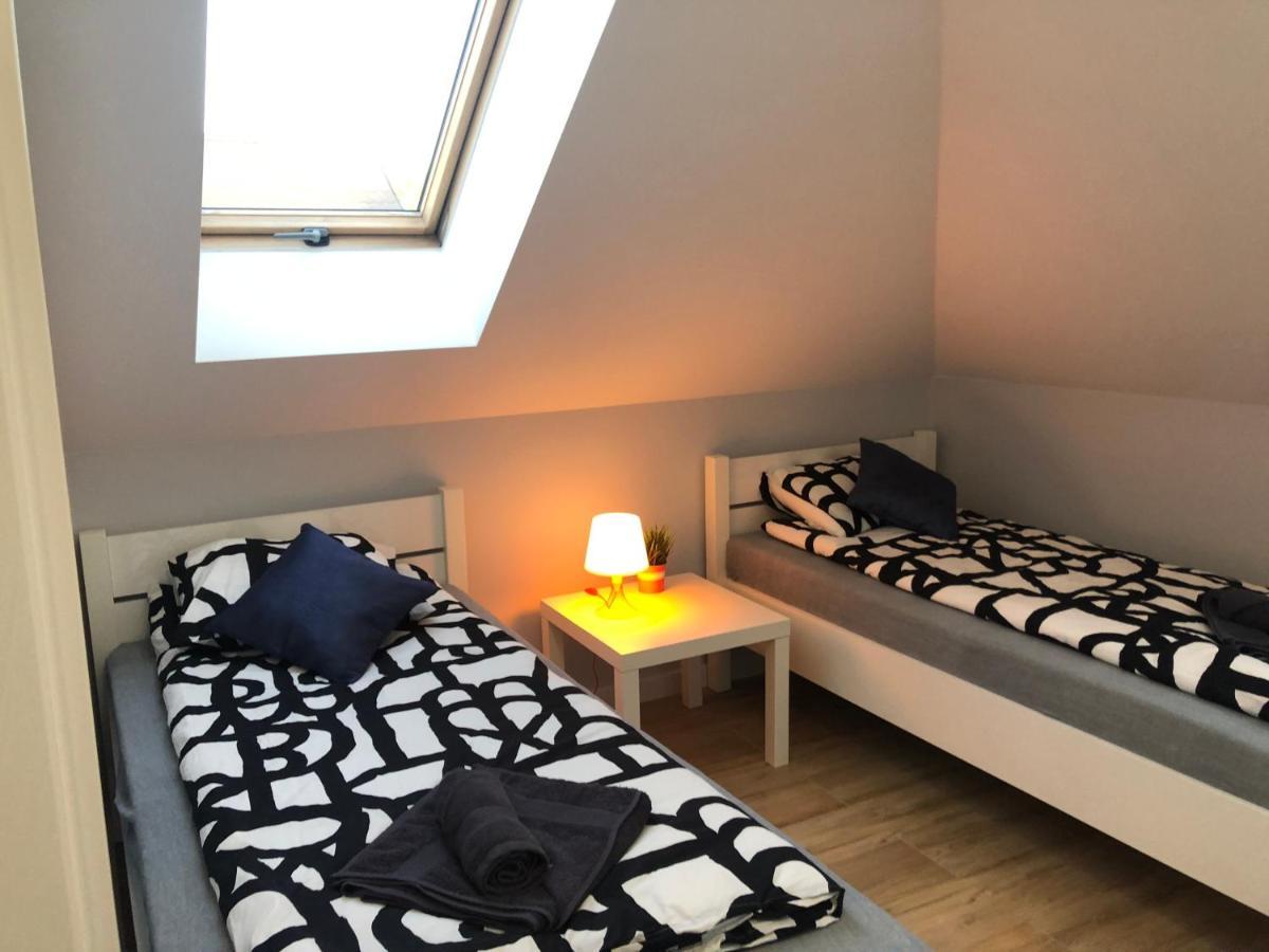 Klimatyzowane Apartamenty I Pokoje Przy Targach Kielce Exteriér fotografie