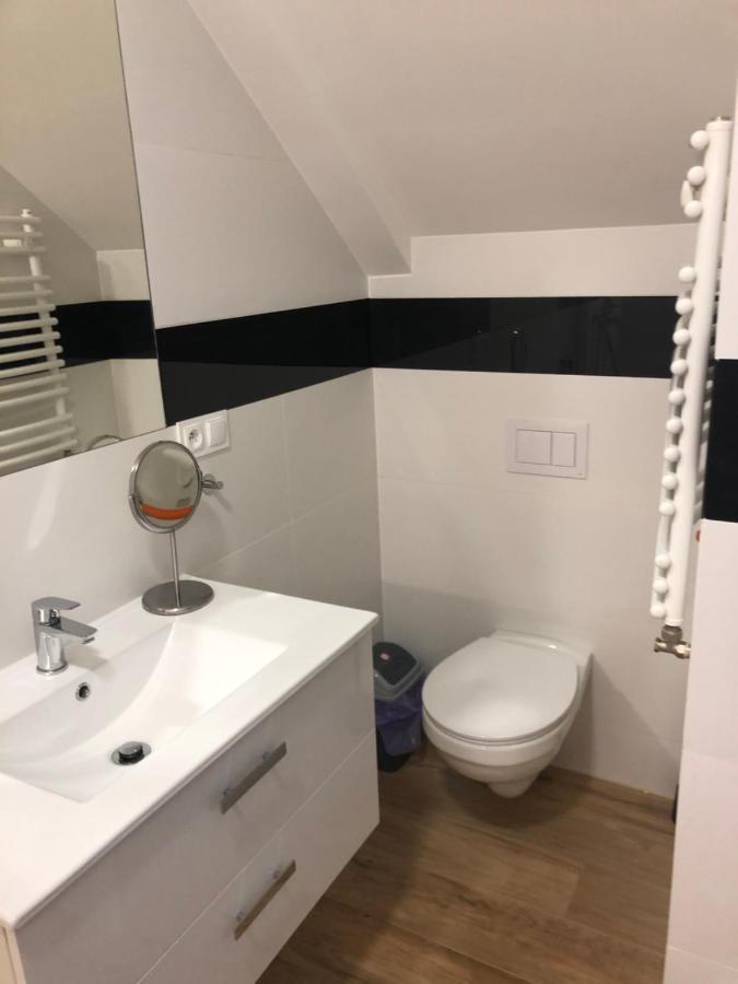 Klimatyzowane Apartamenty I Pokoje Przy Targach Kielce Exteriér fotografie